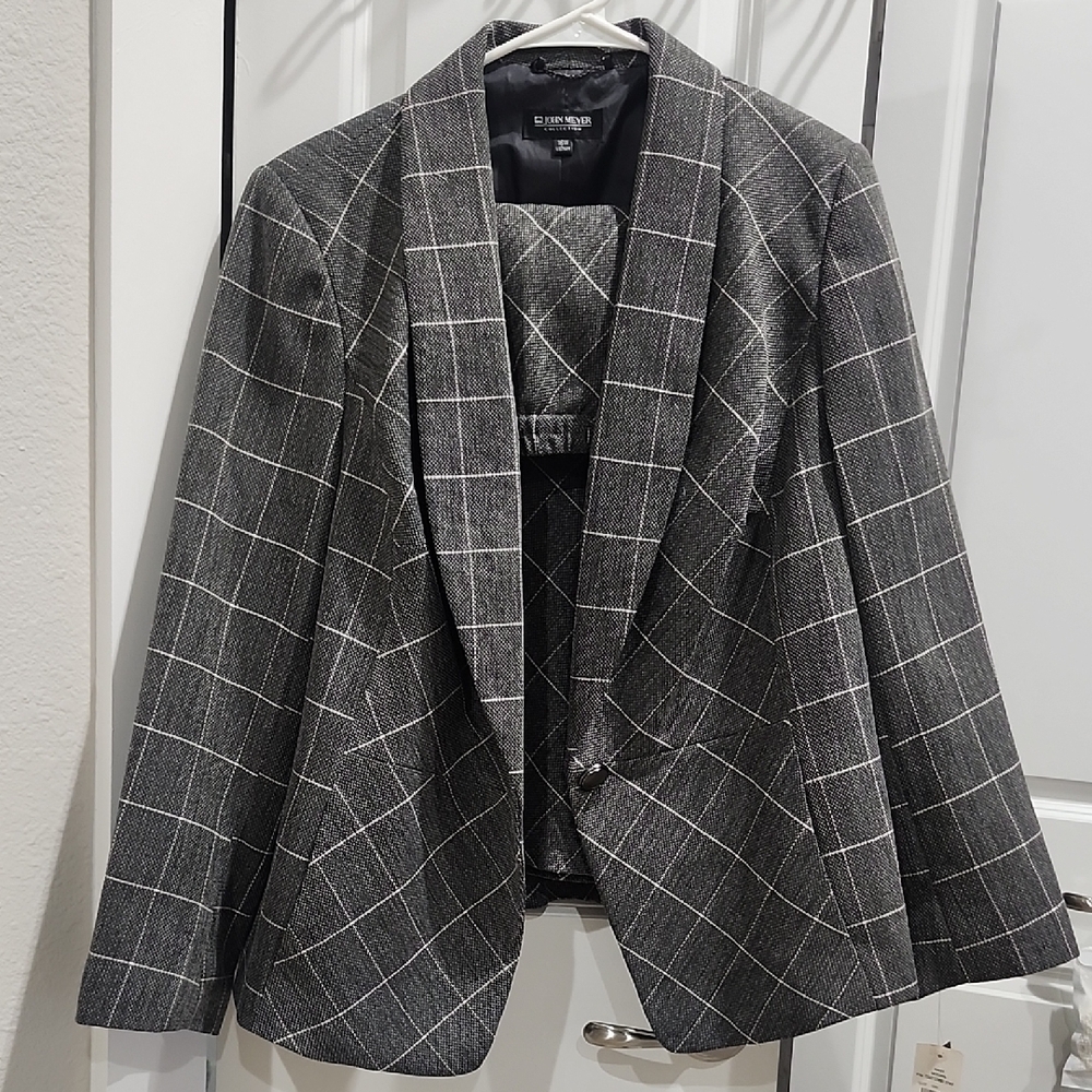 John Meyer Women’s Blazer and Vest Set